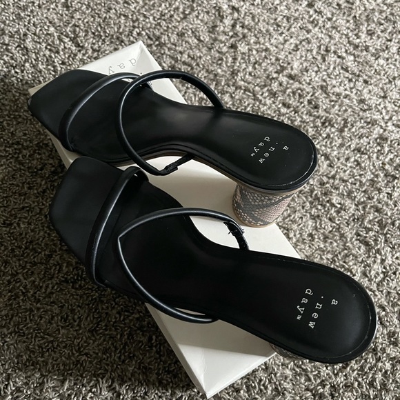 Target heels - Picture 3 of 3